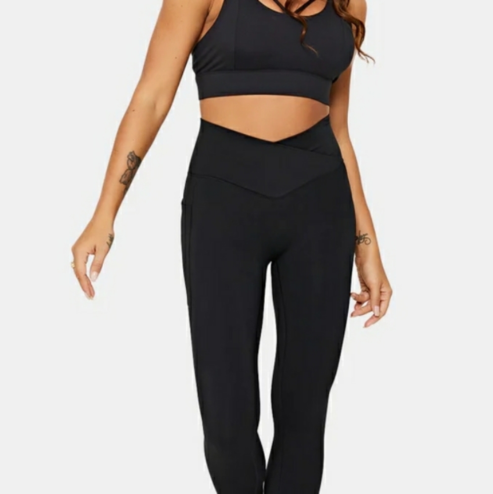 Halara High Waisted Crossover Leggings